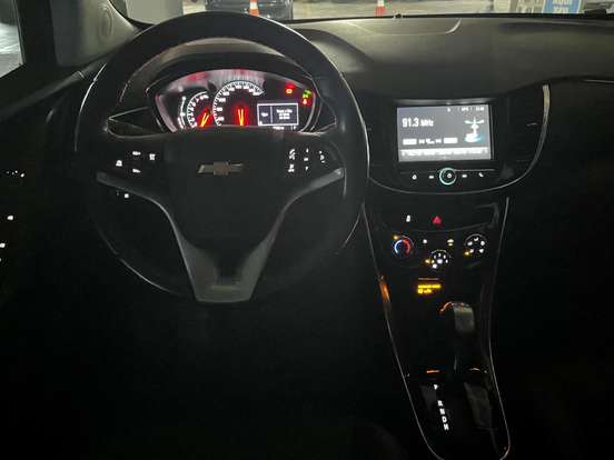 CHEVROLET-TRACKER-2019