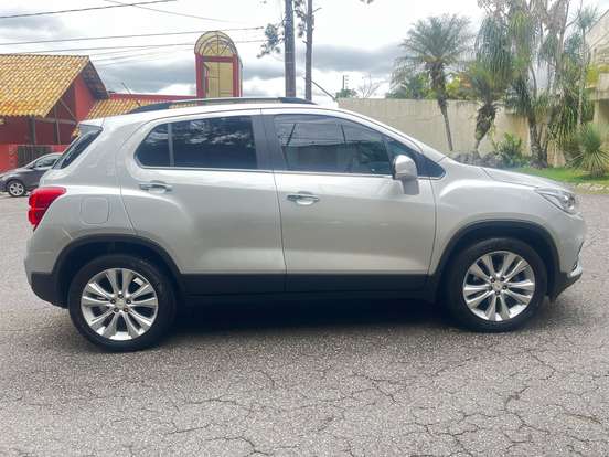 CHEVROLET-TRACKER-2019
