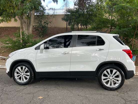 CHEVROLET-TRACKER-2017