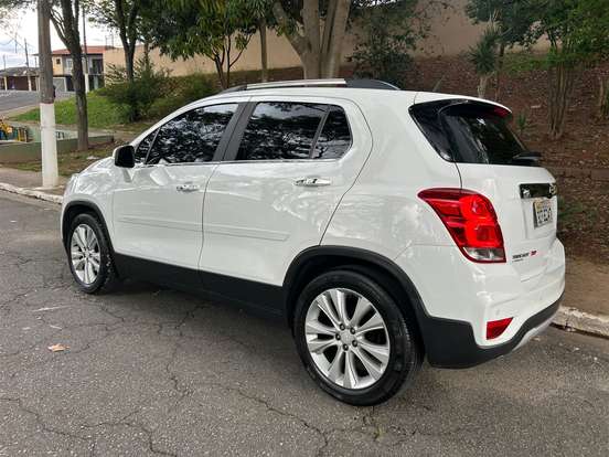 CHEVROLET-TRACKER-2017
