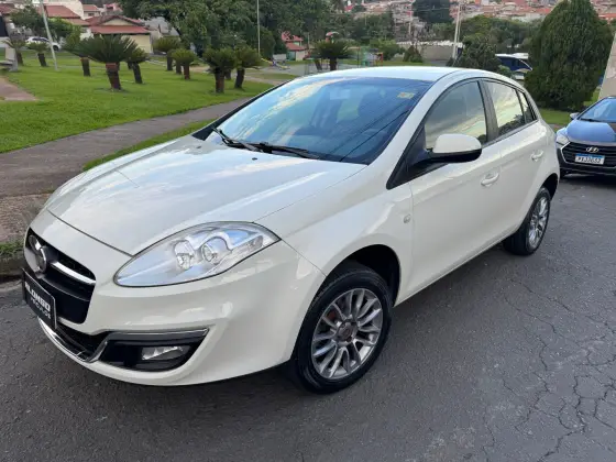 FIAT BRAVO 1.8 ESSENCE 16V FLEX 4P MANUAL