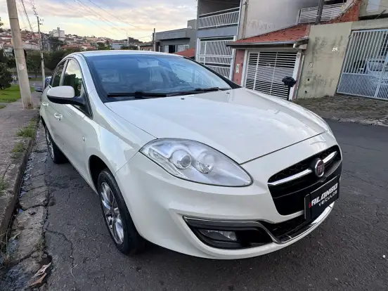 FIAT-BRAVO-1.8 ESSENCE 16V FLEX 4P MANUAL FIAT-BRAVO-2016