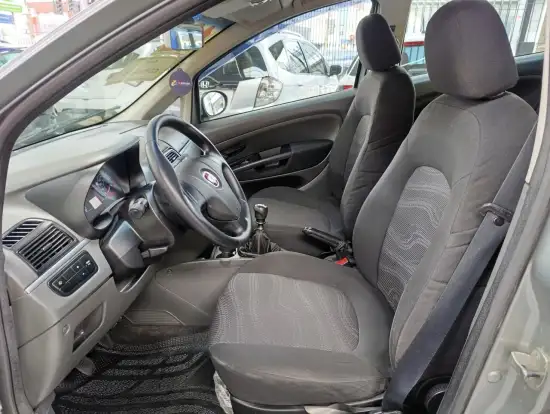 FIAT-PUNTO-2011