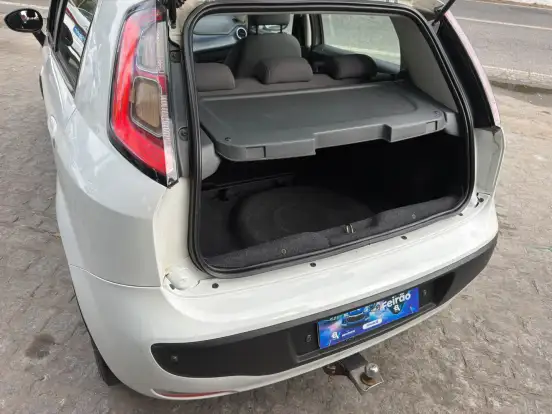 FIAT-PUNTO-2014