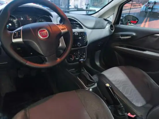 FIAT-PUNTO-2014