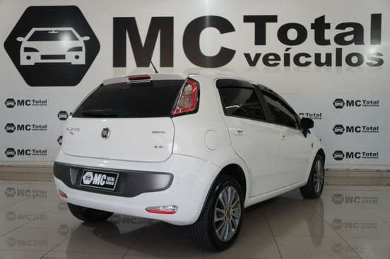 FIAT-PUNTO-1.6 ESSENCE 16V FLEX 4P MANUAL FIAT-PUNTO-2016