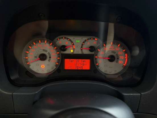FIAT-STRADA-1.8 MPI ADVENTURE CE 8V FLEX 2P MANUAL FIAT-STRADA-2009