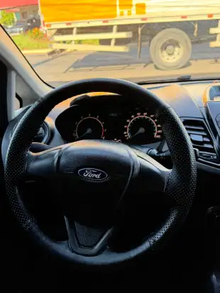 FORD-FIESTA-2014