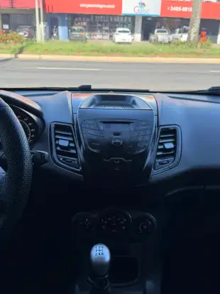 FORD-FIESTA-2014
