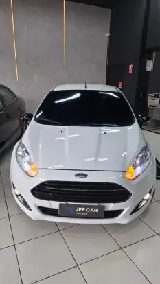 FORD-FIESTA-2014