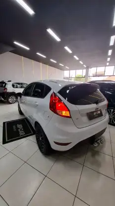 FORD-FIESTA-2014