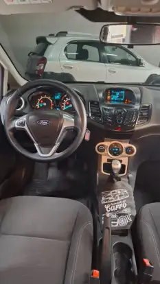 FORD-FIESTA-2014