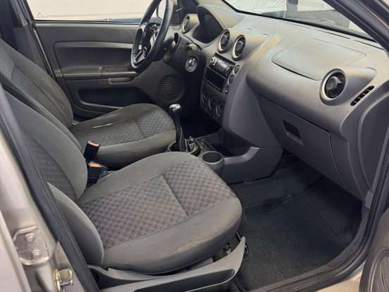 FORD-FIESTA-1.0 MPI FIRST HATCH 8V FLEX 4P MANUAL FORD-FIESTA-2006