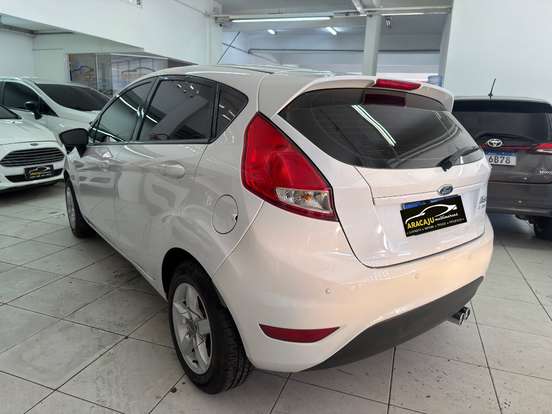 FORD-FIESTA-2014