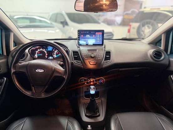 FORD-FIESTA-2014