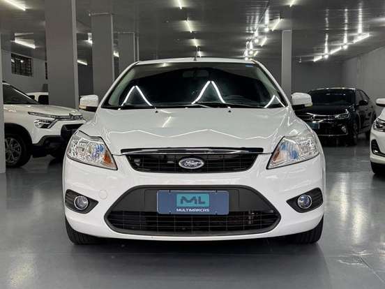 FORD-FOCUS-2011