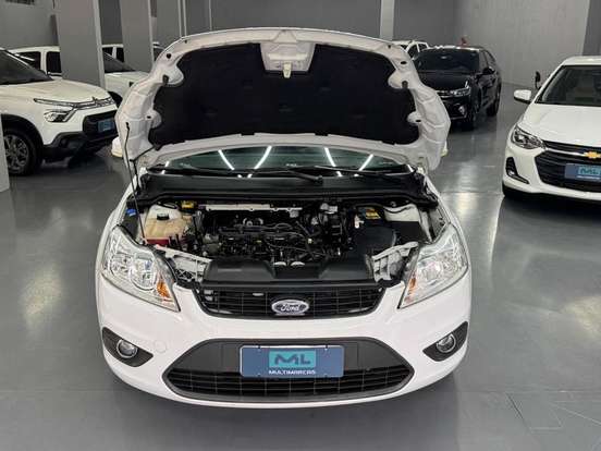FORD-FOCUS-2011