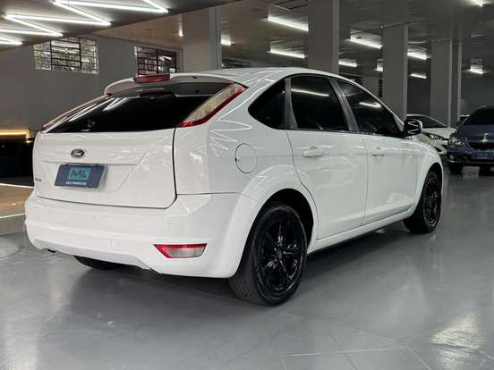 FORD-FOCUS-2011