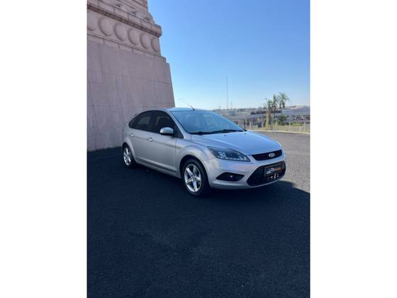FORD FOCUS 1.6 GLX 16V FLEX 4P MANUAL