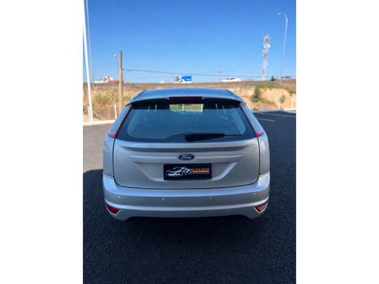 FORD-FOCUS-2010