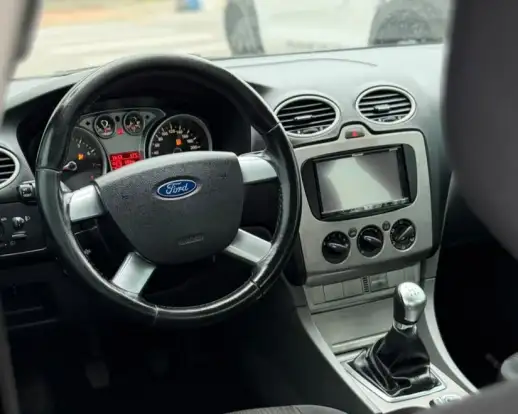 FORD-FOCUS-2013
