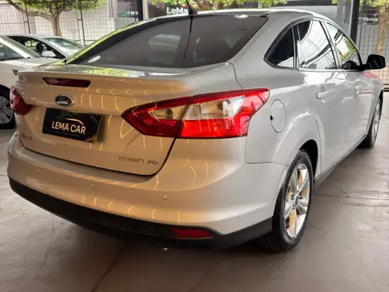 FORD-FOCUS-2.0 SE 16V FLEX 4P POWERSHIFT FORD-FOCUS-2014