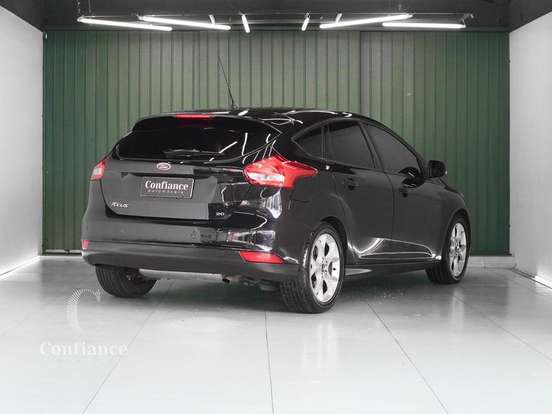 FORD-FOCUS-2015