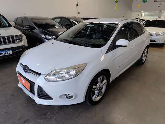 FORD-FOCUS-2014