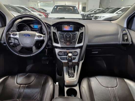 FORD-FOCUS-2014