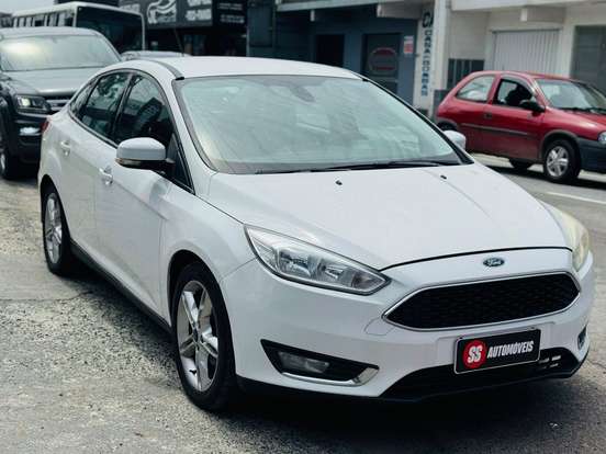 FORD-FOCUS-2016