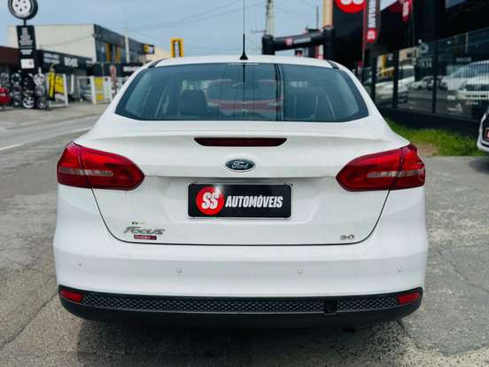 FORD-FOCUS-2.0 SE SEDAN 16V FLEX 4P POWERSHIFT FORD-FOCUS-2016