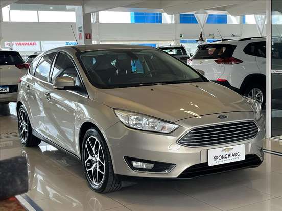 FORD-FOCUS-2015