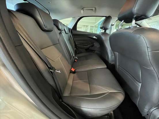 FORD-FOCUS-2015