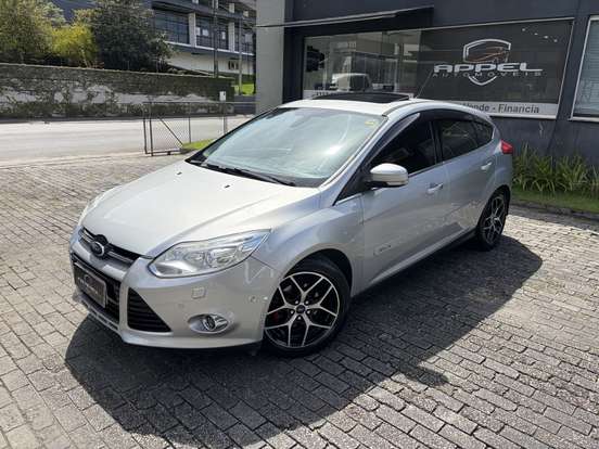 FORD-FOCUS-2014