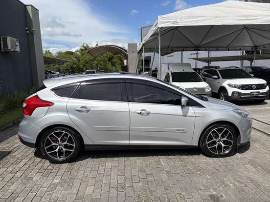 FORD-FOCUS-2014
