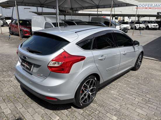 FORD-FOCUS-2014
