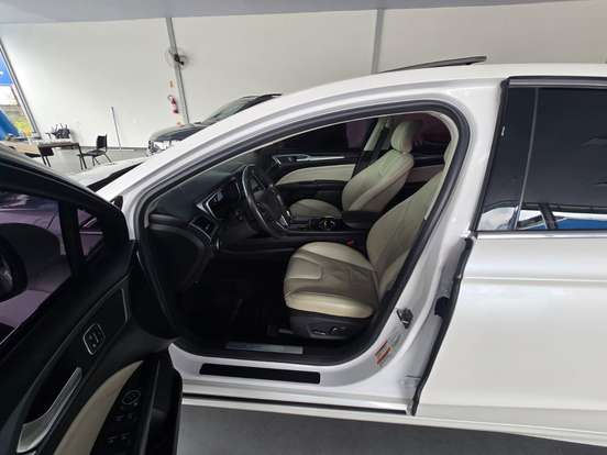 FORD-FUSION-2015