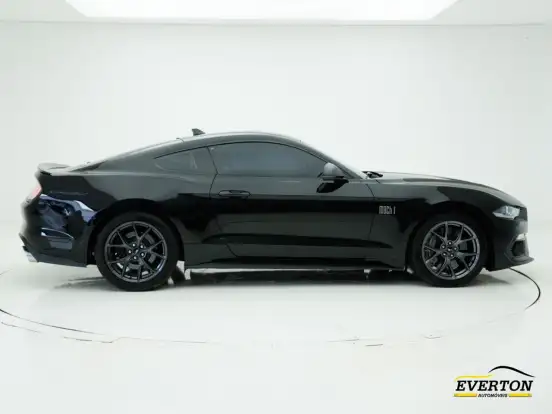 FORD-MUSTANG-2022