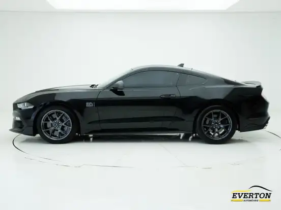 FORD-MUSTANG-2022