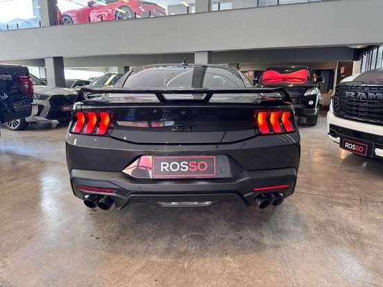 FORD-MUSTANG-2024