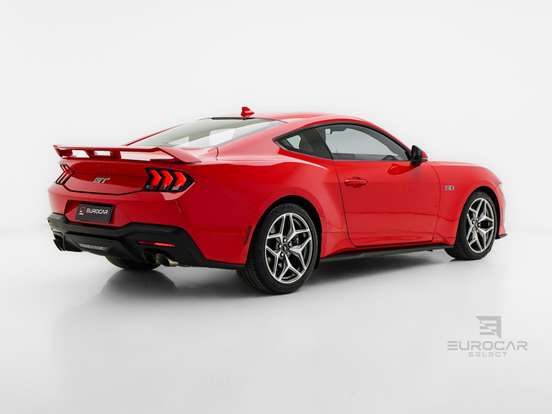 FORD-MUSTANG-2025