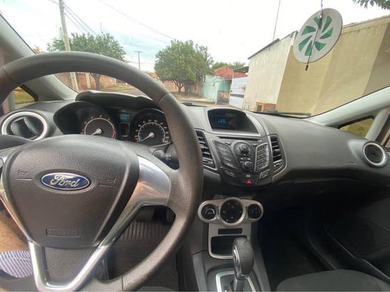 FORD FIESTA 1.6 SE HATCH 16V FLEX 4P POWERSHIFT