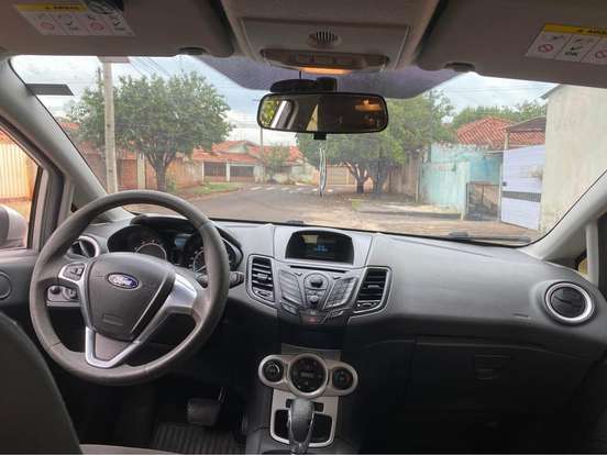 FORD-FIESTA-2014