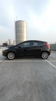 FORD FIESTA 1.6 TITANIUM HATCH 16V FLEX 4P POWERSHIFT
