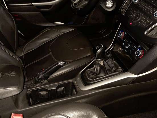 FORD-FOCUS-1.6 SE PLUS 16V FLEX 4P MANUAL FORD-FOCUS-2015