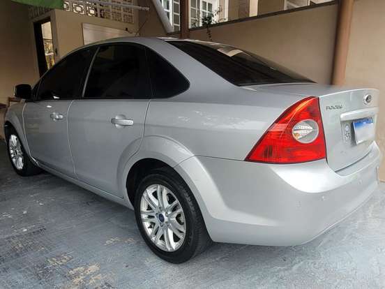 FORD-FOCUS-2.0 GLX SEDAN 16V FLEX 4P AUTOMÁTICO FORD-FOCUS-2012