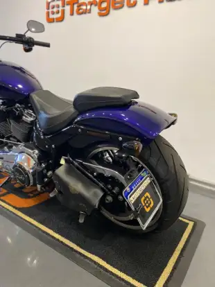 HARLEY-DAVIDSON-SOFTAIL BREAKOUT 114-2019