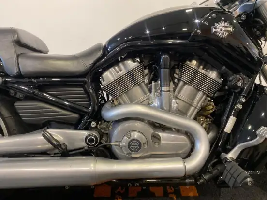 HARLEY-DAVIDSON-V-ROD MUSCLE-2015