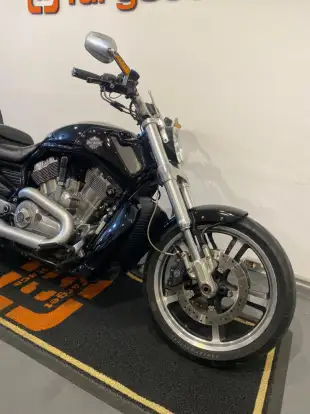 HARLEY-DAVIDSON-V-ROD MUSCLE-2015