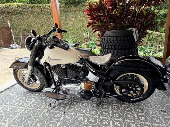 HARLEY-DAVIDSON SOFTAIL DELUXE 